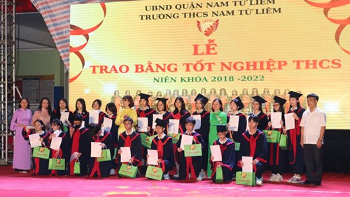 Lễ tốt nghiệp THCS niên khóa 2018 - 2022  - Một “Mùa nhớ” đong đầy kỷ niệm