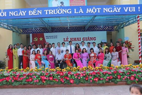 Trường tiểu học Mễ Trì - Tự hào vươn xa