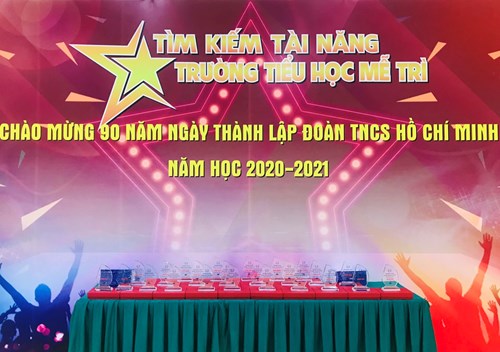 Chung khảo cuộc thi  Tìm kiếm tài năng trường Tiểu học Mễ Trì 